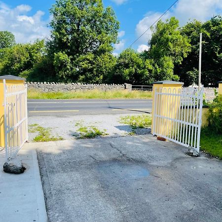 Cutteen Cottage Tulla Bagian luar foto