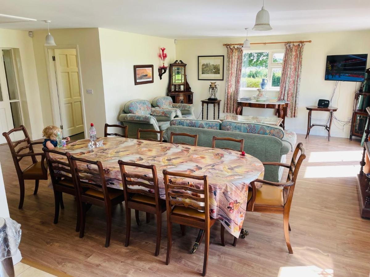 Cutteen Cottage Tulla Bagian luar foto