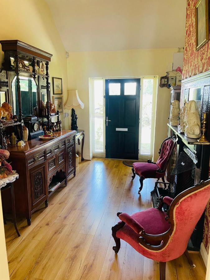 Cutteen Cottage Tulla Bagian luar foto