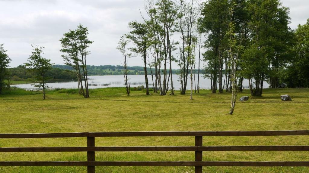 Cutteen Cottage Tulla Bagian luar foto